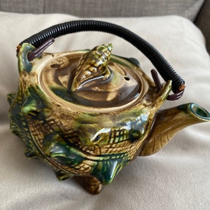 Vintage Shell Teapot (F)