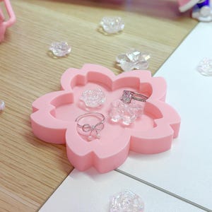 Sakura Trinket Tray Mini Cherry Blossom Jewelry Dish for Rings Kawaii Pink Mini Flower 3D Printed Tray for Trinkets, Toys, Gadgets