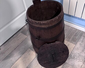 1850s Oak Water bucket with lid