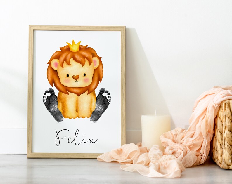 Babygeschenk Löwe personalisiert Geschenk Fußabdruck Wandbild Baby & Kinderzimmer Deko Geschenk zur Geburt, Taufe PDF Download Bild 6