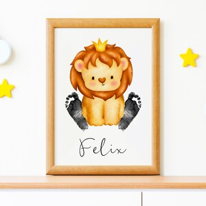 Baby-Geschenk personalisiert | DIY Fußabdruck | Wandbild Baby & Kinderzimmer Tiere | Löwenbaby | Geschenk zur Geburt, Taufe | PDF Download