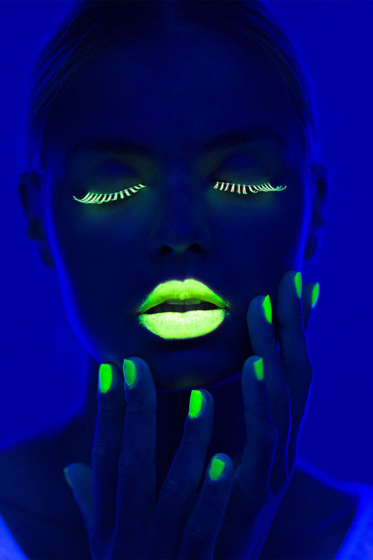 70 PCS Fluorescent Wall Collage Kit , Fluorescent Trendy Wall Collage