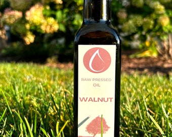 Best Walnut Oil Pure Raw Pressed Walnut Oil for Healthy Recipes and Cooking Salads with High Nutritional Value Vitamins Source.