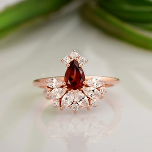 Pear Cut Garnet Wedding Ring ,Crown Ring, Vintage Garnet Engagement Band ,Garnet Anniversary Bridal Ring For Women ,Garnet Silver Gift  Ring