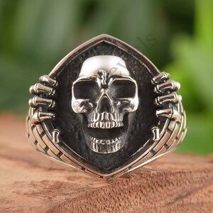 Sterling Silver Skull Ring: Gothic Medieval Design