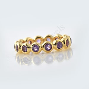 Anillo de eternidad de amatista: anillo de bisel de plata esterlina de 3 mm