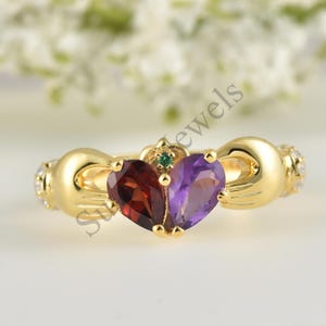 Anillo Claddagh de plata de ley: anillo de promesa celta con granate pera y amatista
