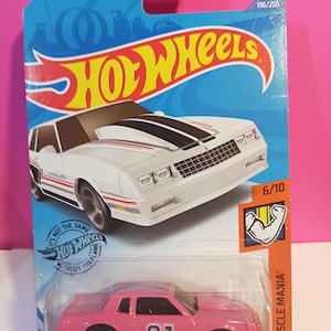 Dukes of Hazzard &#39;86 Monte Carlo PINK General Lee Hot Wheels