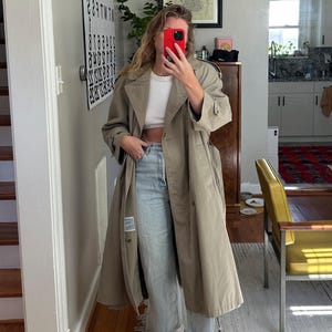 Vintage Classic 80s beige Trench Coat, light tan trench, Oversized beige trench coat, full length beige trench coat, classic Mac