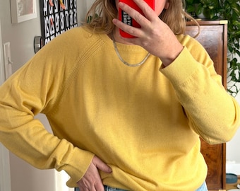 Pull col rond jaune en soie mélangée vintage
