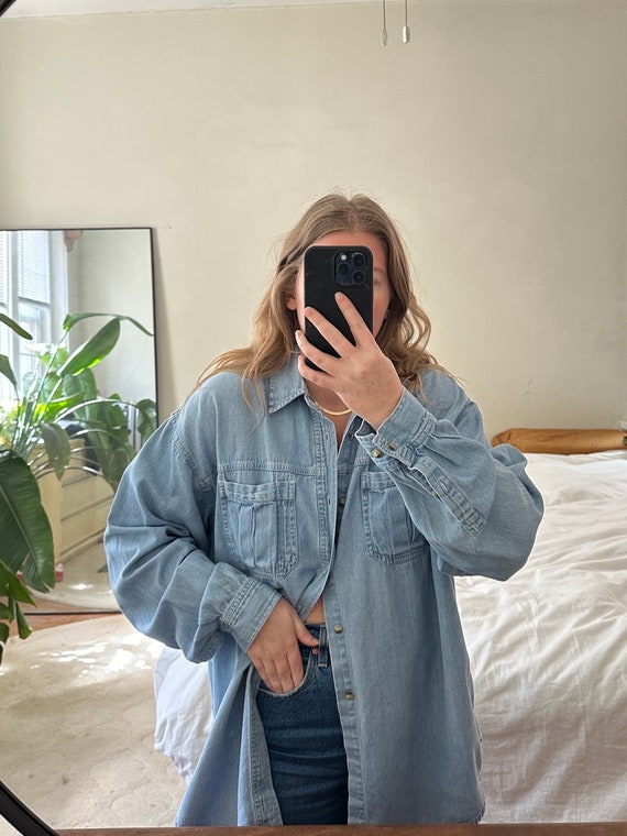 Vintage light denim Button Down, denim shirt, ove… - image 5