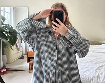 Vintage Tommy Hilfiger gray/ blue plaid button down, Oversized blue checkered shirt, boyfriend shirt