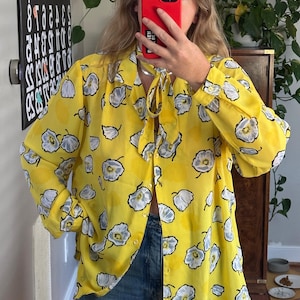 Vintage 80s yellow short sleeve blouse with floral print neckerchief, floral shirt, yellow shirt with detached belt