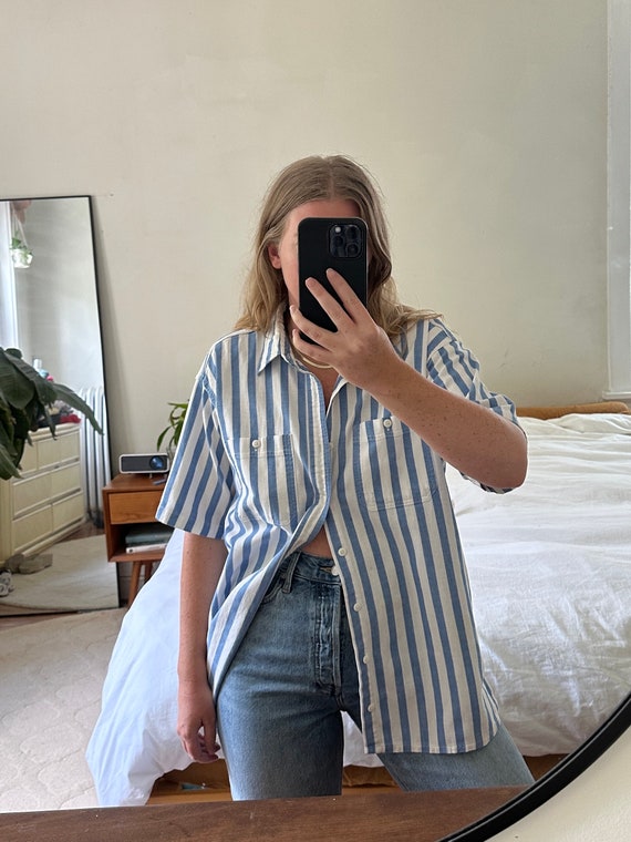 Vintage blue and white short sleeve button down, O