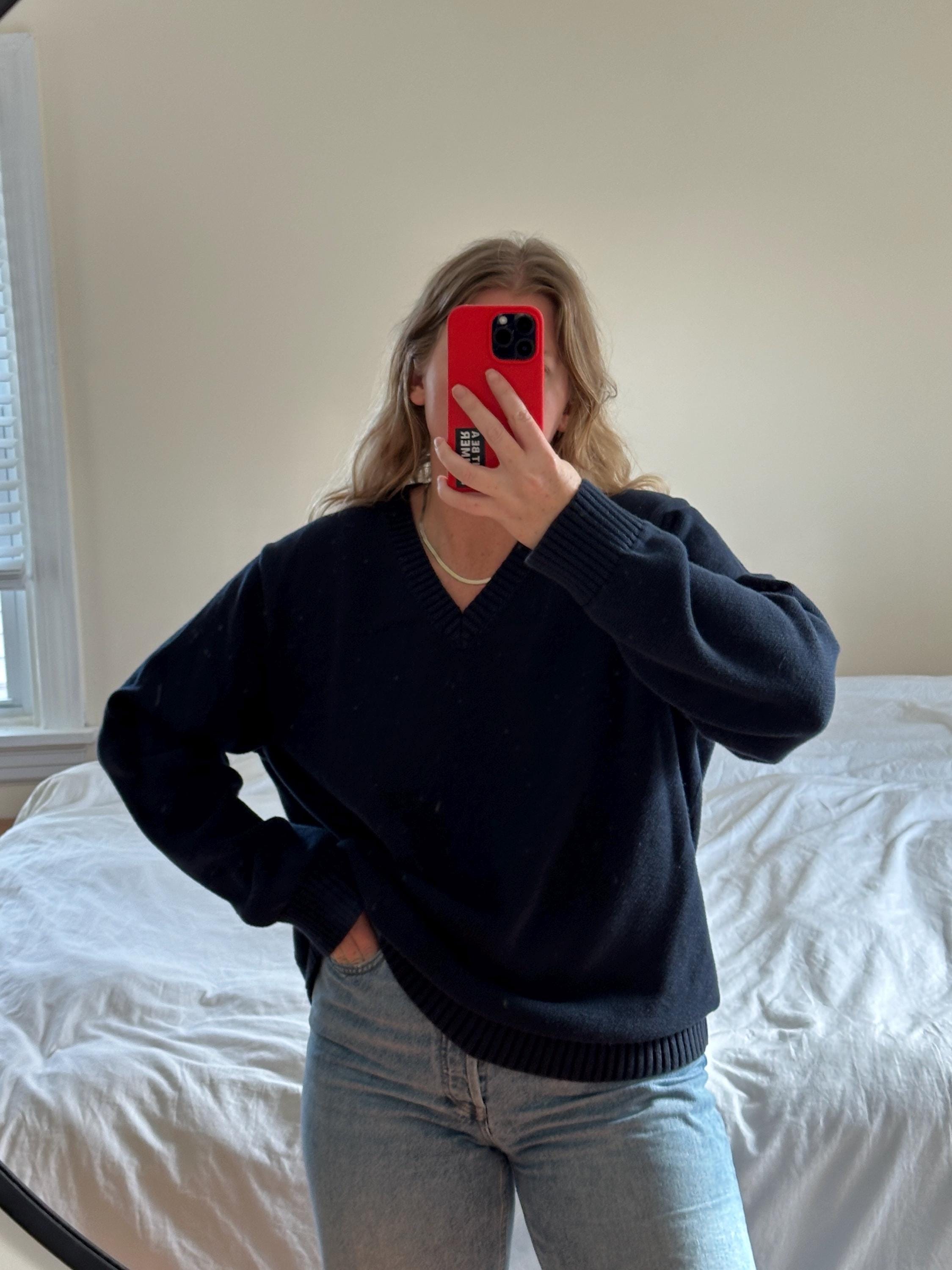 【archive】90s sullen navy V neck Knit Vintage Navy Blue V-neck Sweater, 90s Navy Sweater