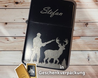 Benzin Feuerzeug Jäger Jagd personalisiert mit Name in Geschenkverpackung - Geschenk Vatertag Geburtstag Weihnachten Ostern