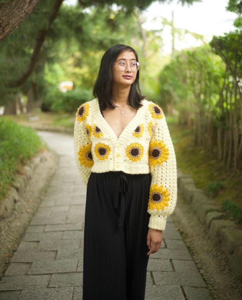 Sunflower Granny Square Crochet Cardigan PDF Pattern DIGITAL DOWNLOAD & Updated with new photos 画像 4