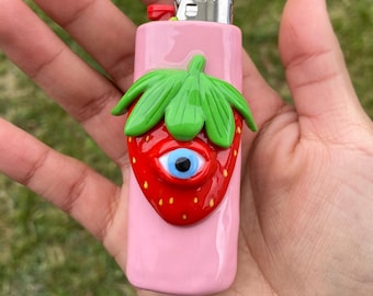 Estuche para encendedor Strawberry Eye / Estuche de arcilla polimérica hecho a mano