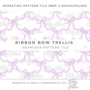Puede incluir: Un mosaico de patrón sin costuras con un diseño repetitivo de lazos de cinta de color púrpura claro atados en un patrón de enrejado. El fondo es blanco con el texto "Pretty Festive" repetido en todo el diseño.