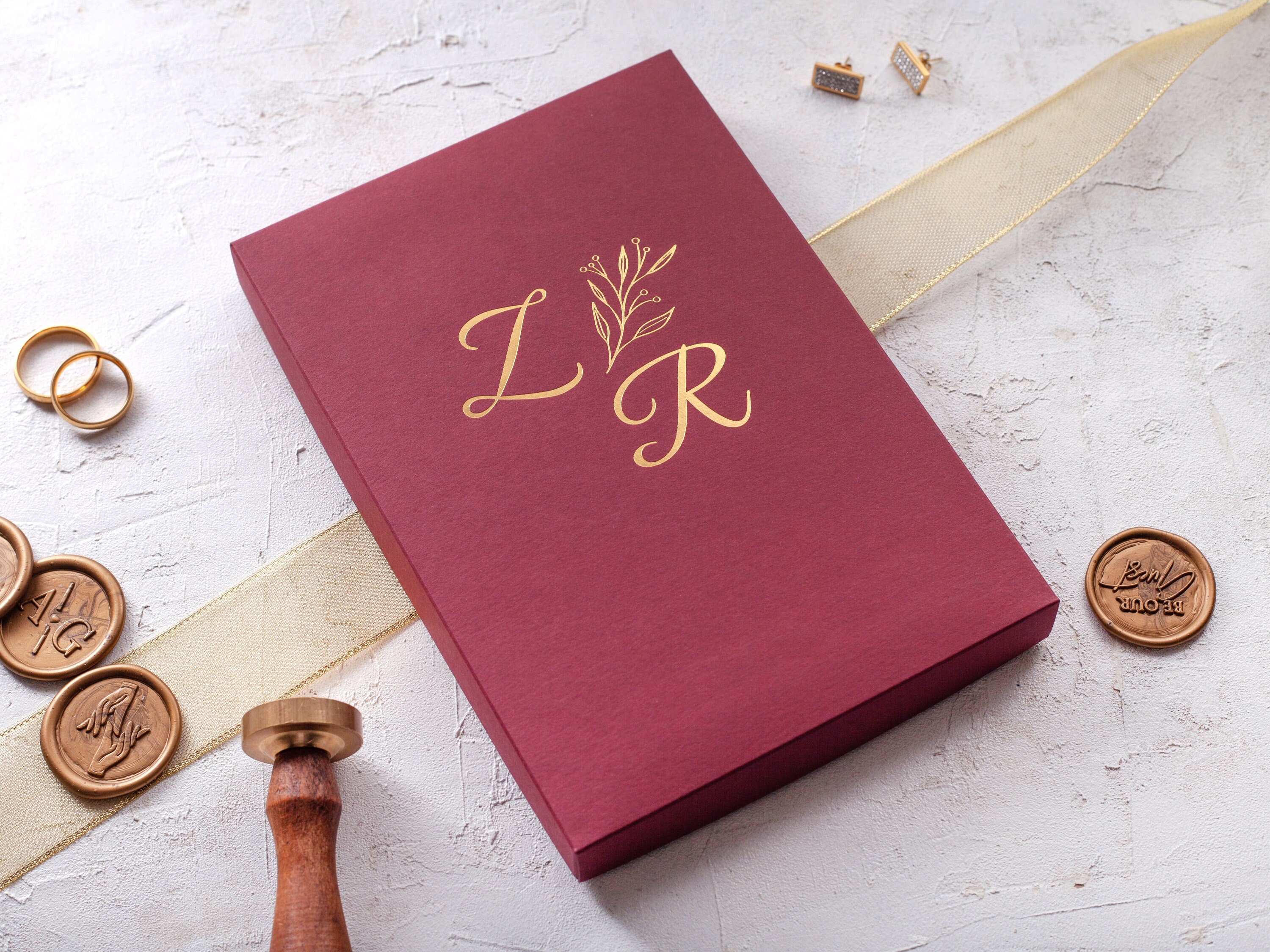 Burgundy Gold Foil Acrylic Wedding Invite Box With Folded Invitation