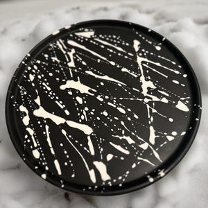 Handmade Black and White Concrete Round Tray: Minimalist Candle Tray