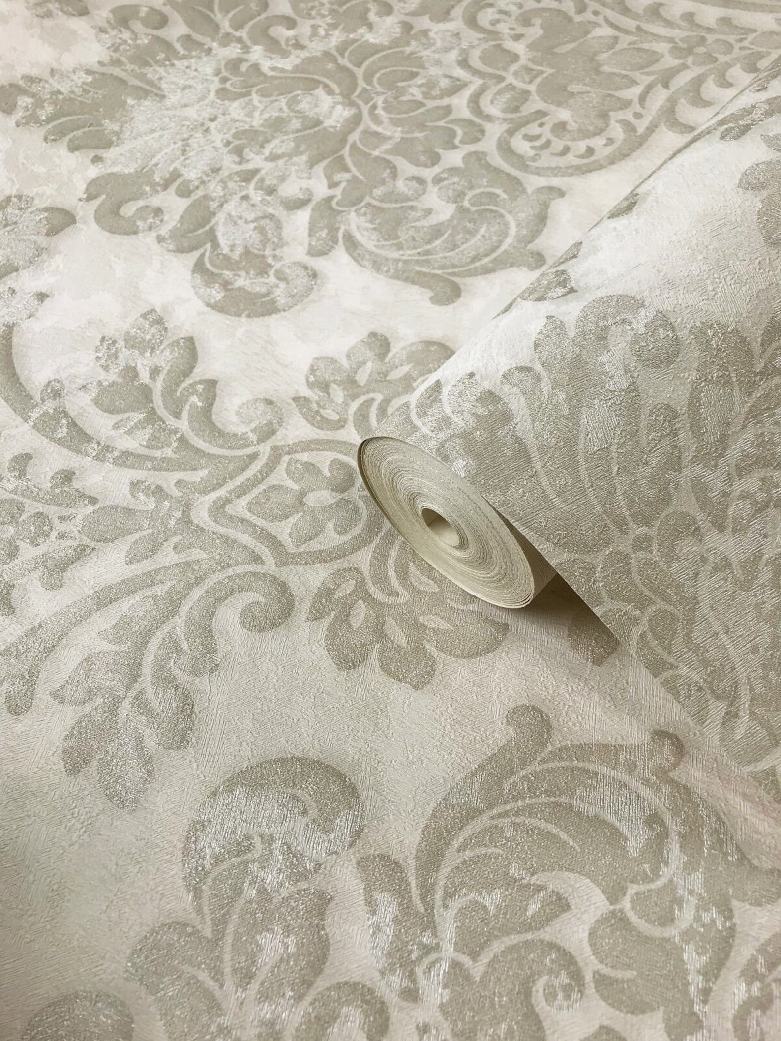 Rustic Ivory Wallpaper Rustic Ivory Beige Metallic Textured Victorian Vintage Damask ...