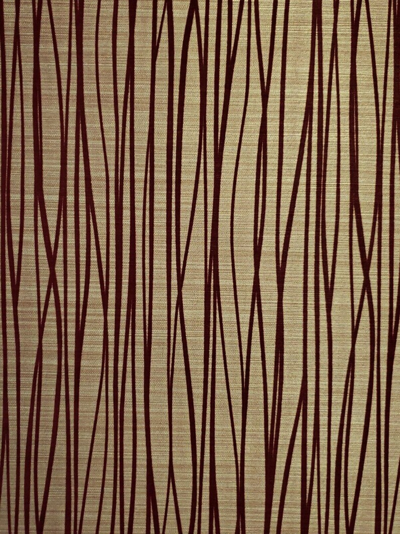 Carta da parati con trama floccata Flock linee di floccaggio metallizzato oro velluto rosso bordeaux immagine 9