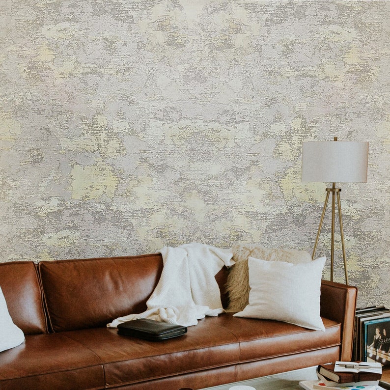 Carta da parati con texture in finto intonaco vintage in finta crema color oro marrone chiaro opaco immagine 1