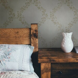 Wallpaper rolls beige Metallic floral textured flock Damask Victorian Diamond 3D