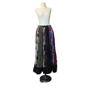 Vintage boho gestreepte, veelkleurige fluwelen patchwork lange maxi rok maat M