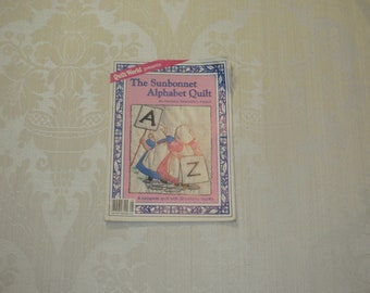 Vintage Quilt World Sunbonnet Alphabet Embroidery Heirloom Project Booklet 30 Blocks