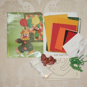 Vintage 80's Kappie Kalico Clown with Balloons Wallhanging Pattern Craft Kit
