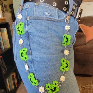 Frog & Daisy Jean Chain - Super Cute and Fun Perler Bead Frog Daisy Jean Chains - 22 Inches Long - Heavy Duty Jump Rings and Extra Flowers