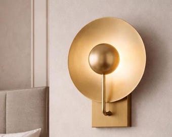 Aplique de pared moderno dorado: lámpara de pared minimalista hecha a mano para mesita de noche, sala de estar y decoración contemporánea.