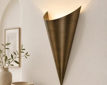 Aplique de pared cónico de latón antiguo, lámpara de pared moderna de mediados de siglo, lámpara de mesilla de noche escultural para dormitorio, iluminación para tocador de baño y pasillo.