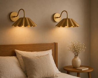 Vintage Brass Ruffle Flower Wall Sconce • Mid-Century Modern Scalloped Shade with Curved Arm • Art Deco Inspired Wall Lamp