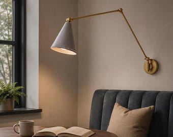 Aplique de pared moderno de latón con brazo oscilante • Lámpara de pared cónica perforada color crema • Lámpara de lectura ajustable para mesita de noche, hecha a mano, para dormitorio y pasillo