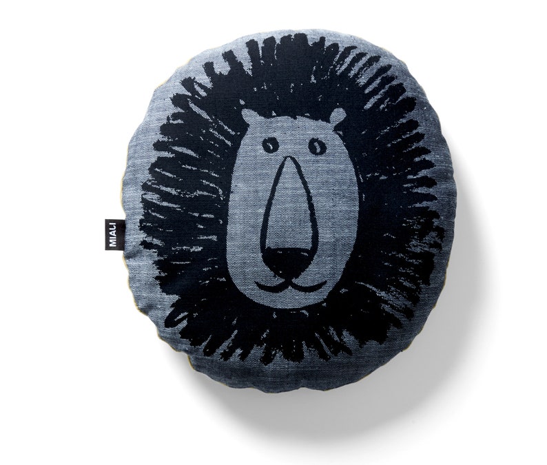 Jeans lion pillows image 1