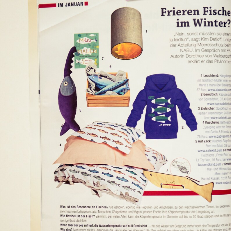 Kissen aus lila Cord, Stofftier Sägefisch Fred aus ökologischem Material Bild 6