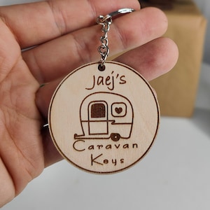 Joli porte-clés personnalisé pour caravane, gravé au laser avec son nom, cadeau d'anniversaire idéal ou cadeau de remplissage de bas de Noël