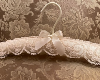 The Classic - Luxurious Lace Satin Padded Hanger