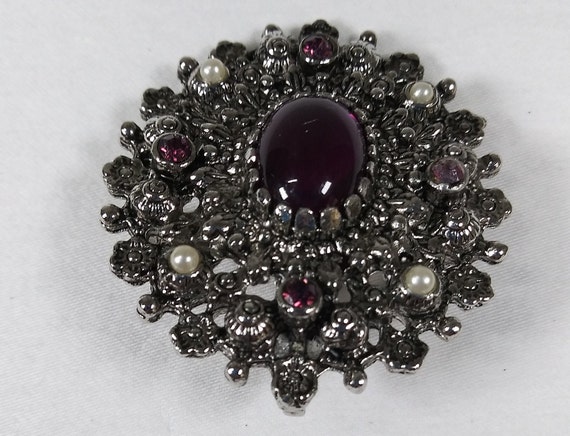 Vintage Sarah Coventry Purple/Pearl Jeweled Penda… - image 5