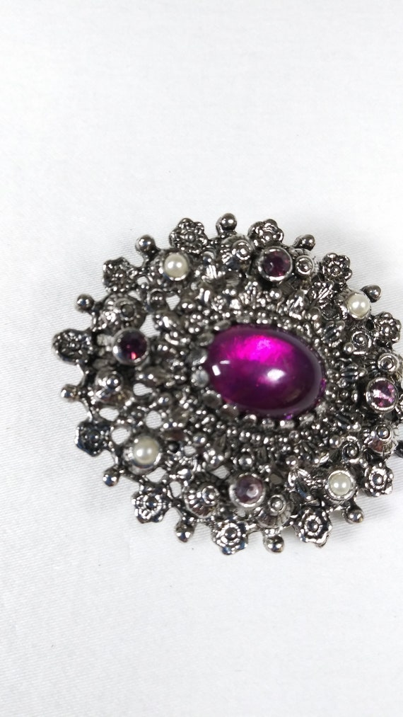 Vintage Sarah Coventry Purple/Pearl Jeweled Penda… - image 4