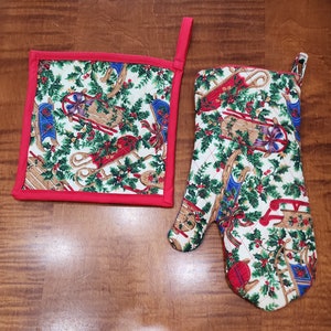 Handmade Christmas Quilted Oven Mitt & Pot Holder Set – Red Trim Holiday Kitchen Gift