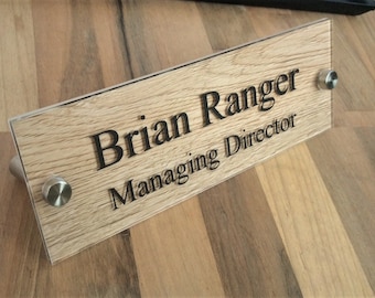 Placa de nombre de escritorio acrílica de madera personalizada, letrero personalizado, placa, soportes de acero.