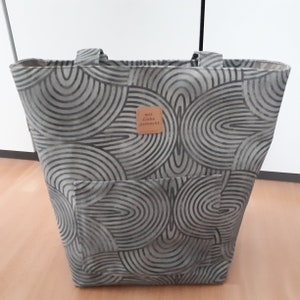 Shopper shopping bag