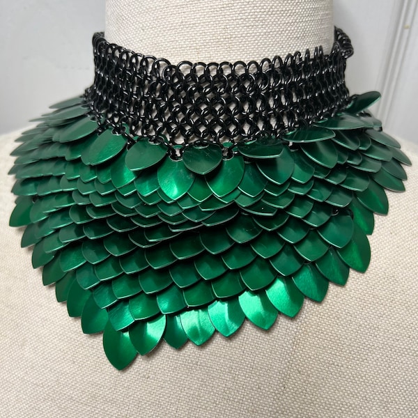 Green Scale Mail Mantle Necklace