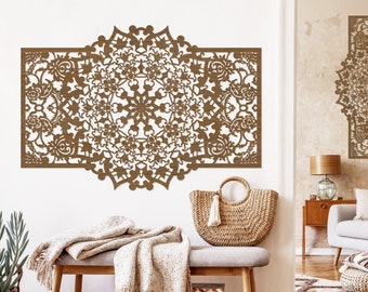 Un grande e bellissimo pannello murale decorativo con un mandala traforato, decorazioni per la casa marocchina, decorazioni murali, reticolo in legno, decorazioni murali Mandala