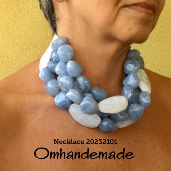 20232101 Light blue and white necklace, bib necklace, choker necklace, multi-strand necklace with relief layers, large necklace, large beads