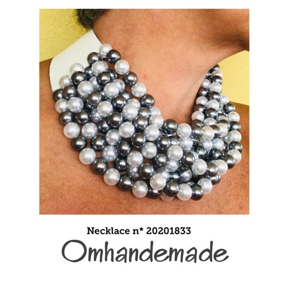 20201833 Alternating white and silver pearl necklace, multi-strand layered choker necklace in relief with leather collar and closure